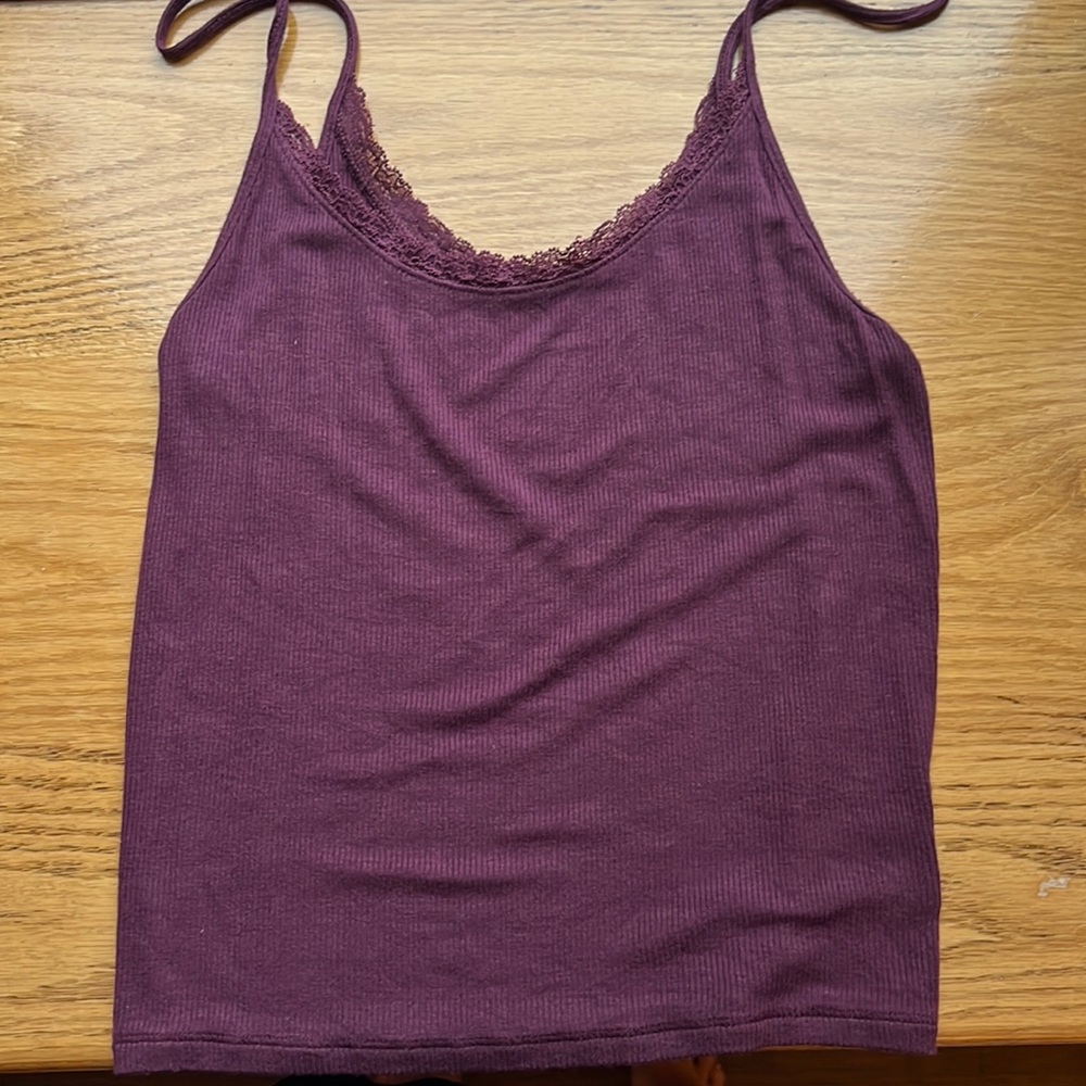 Small Purple Lace Detail Cropped Tank Top